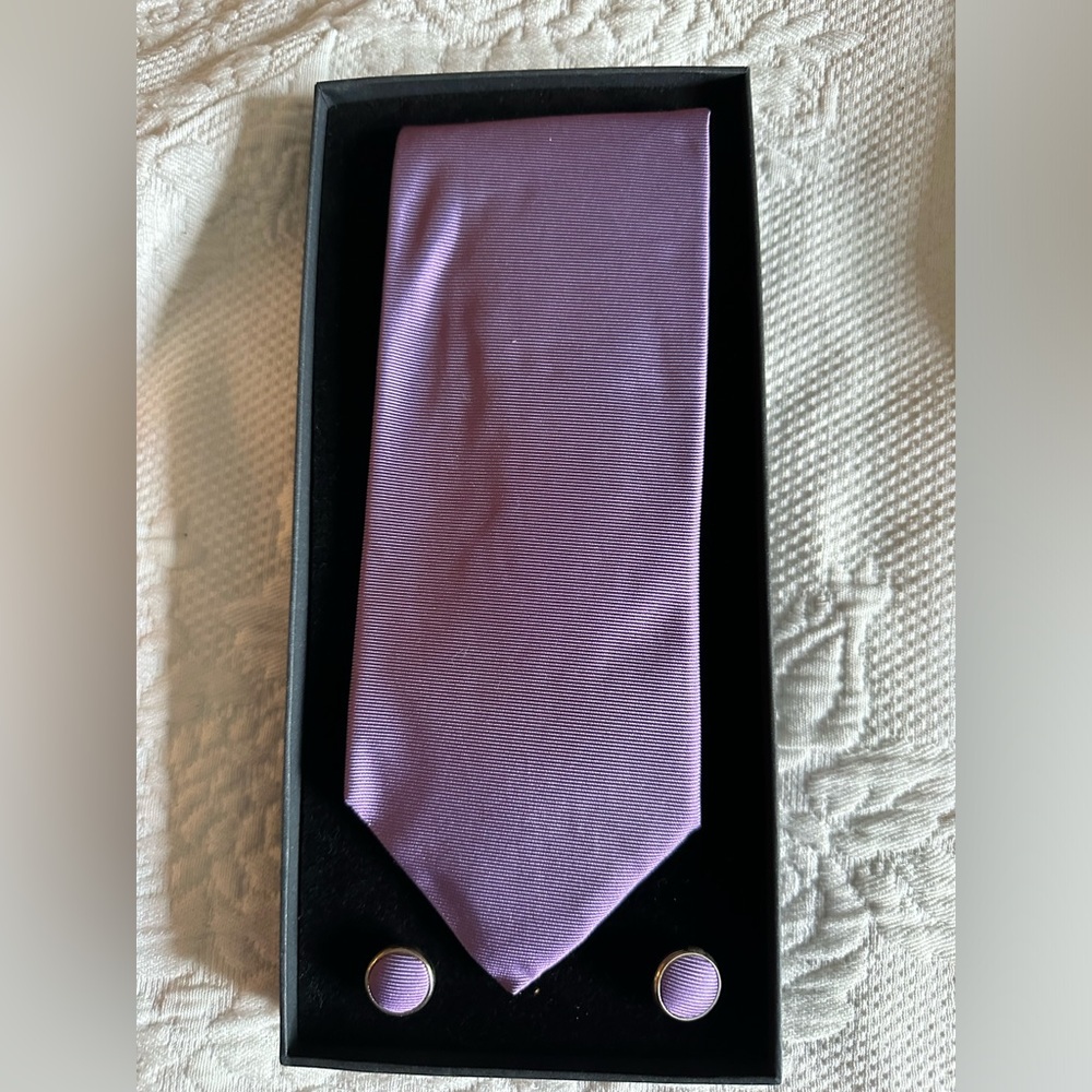 Tie and cuff links